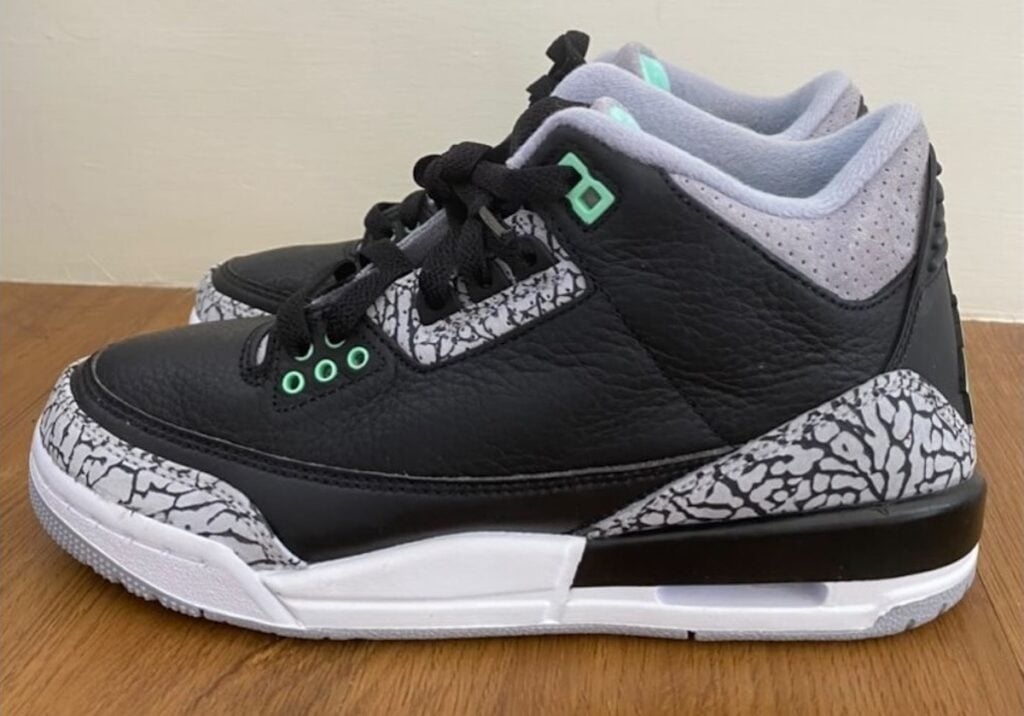 Air Jordan 3 Green Glow 2024